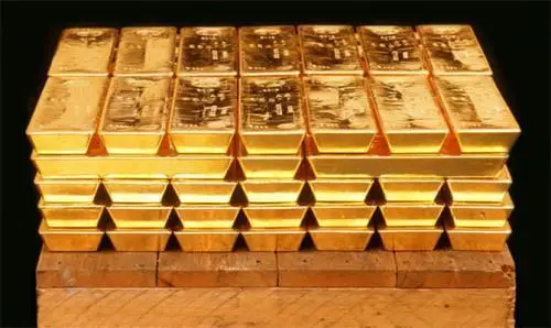 Spot gold surged higher and fell back to the correction of interest rate cut expectations led to shocks